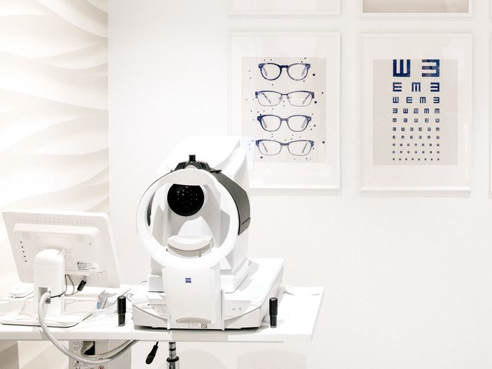 An optical biometer in an examination room, used to measure the eye before cataract surgery.